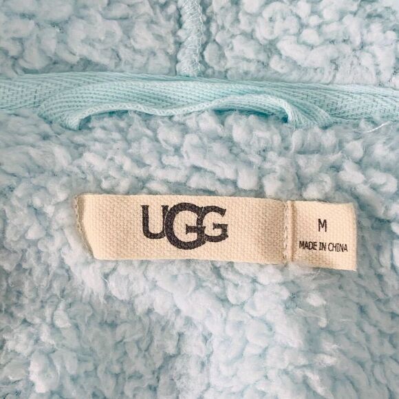 UGG Kadence OVERSIZED Jacket Medium Pale Blue Hoodie Pockets Soft Fleece EUC - Picture 9 of 11